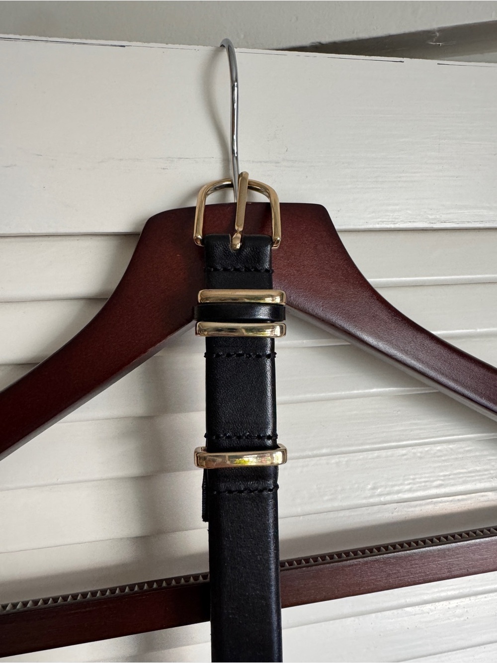 Classic Black Leather Men's Belt - Sleek Everyday Style